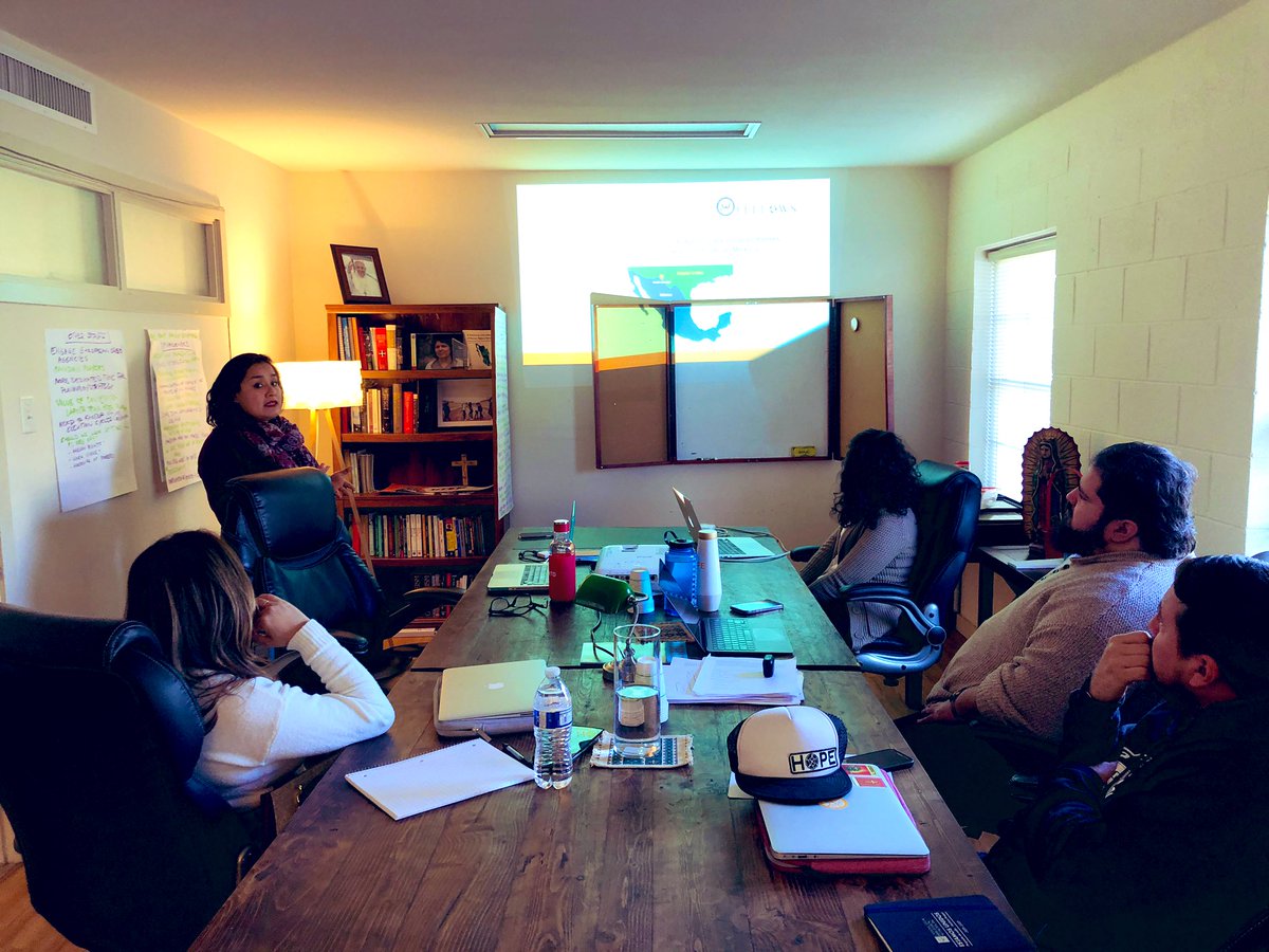 HopeBorder's tweet image. A warm adiós to Lia Lopez, our @StateDept Fellow, who worked to put together critical resources for Venezuelan refugees in Ciudad Juárez. An expert in sustainable development and indigenous communities, we know she will do wonderful things back home in Oaxaca, Mexico #thisisHOPE