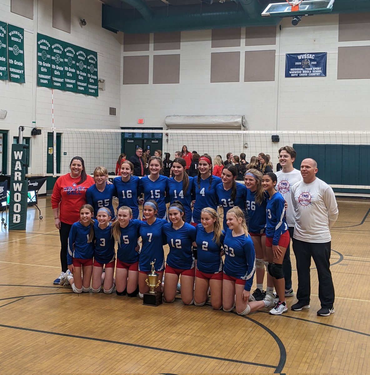 wphs_volleyball's tweet photo. Triadelphia's 7th grade team are PAC-8 Champions!!! They beat Sherrard in a hard fought match! @RaidersTMS https://t.co/ifWc2I70ht
