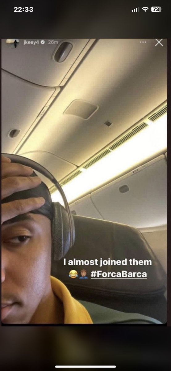 Ballazers's tweet photo. Jules Koundé qui s’était moqué de Chelsea en début de la C1 😅 et aujourd’hui rattraper par Thiago Silva, le Karma 🤣👌🏾 https://t.co/Eo4tBl5cWj