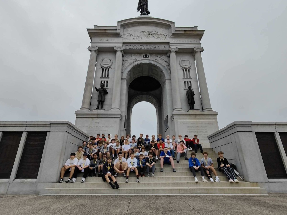 Bus #5 is living their best life! Check out the group photos they have snapped along the way! #bus5 #dc2022