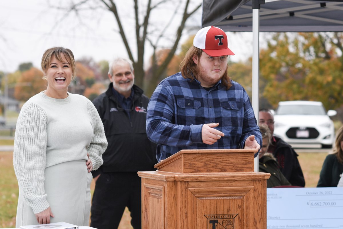 LtGovColeman's tweet image. Our vocational programs are essential – providing education for our students, opportunities for our workers and a skilled workforce for our businesses. 1/2