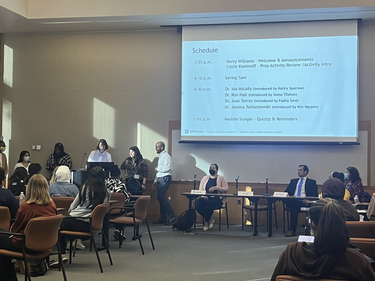 Lizzettmich's tweet photo. Another amazing session today! Thank you to the amazing physicians who came out today to speak at the Future Health Professionals Program Career Panel. Thank you #LifeAtJeff 🔬💊🚑 https://t.co/Tp7rczBIKN