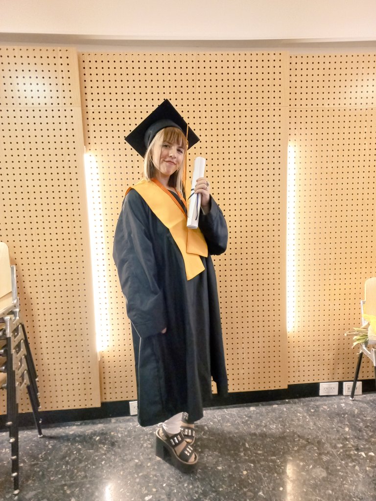 _agusconde's tweet photo. Oficialmente licenciada 💛💛 https://t.co/Mw7QYzPox2