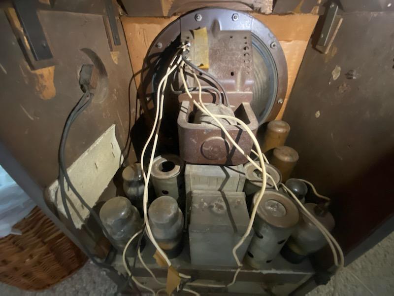 I've got a problem. Today Me keeps collecting projects that Tomorrow Me has to finish. The latest is a 1931 tube radio Tomorrow Me will convert to a guitar amp (hopefully before its 100th birthday).