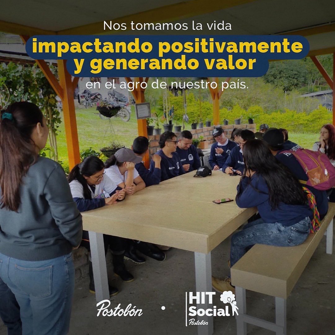 postobonoficial's tweet photo. 💚 20 jóvenes quienes cursan una Técnica en Procesos Agrícolas en convenio con el @SENAComunica participaron en un taller experiencial enfocado en el manejo del cultivo de lulo, ¡En HIT Social queremos ver prosperar el campo colombiano y a toda su comunidad! #HitSocial https://t.co/keeuZVBWyH