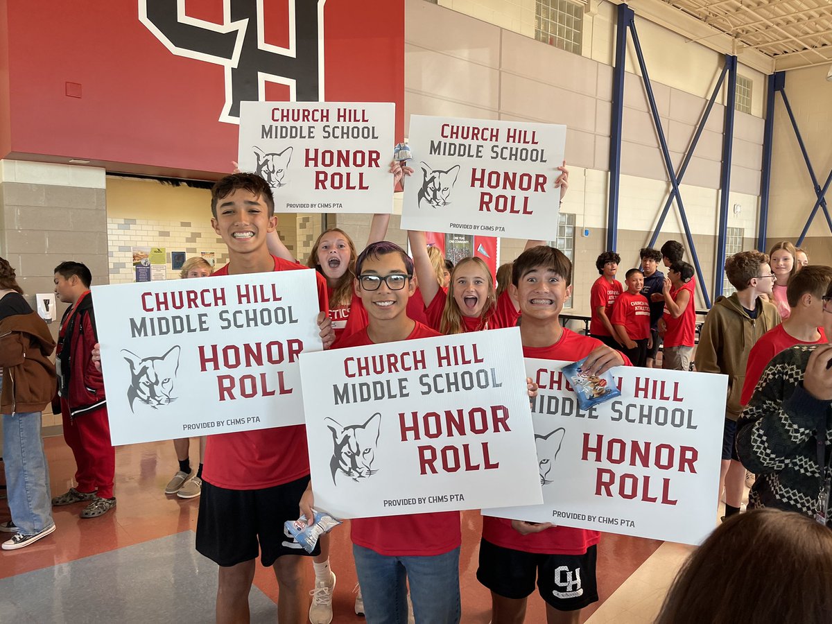 RomeroBebeTech's tweet photo. This is what it is all about! Seeing the students get excited over their own achievements!! Congrats to all! ❤️🐾 @CHMS_Principal https://t.co/8QhSkXDIkP