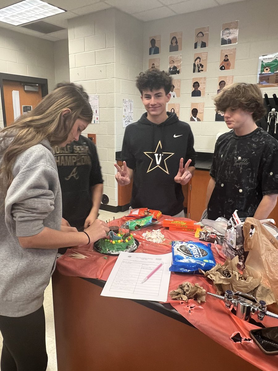 MsMuchiriEDUC's tweet photo. Bringing cells to the tasty side! Onlevel made edible cells showing their knowledge of cell organelles! #Science #WestForsyth #Cells https://t.co/F4HAQCPX7H