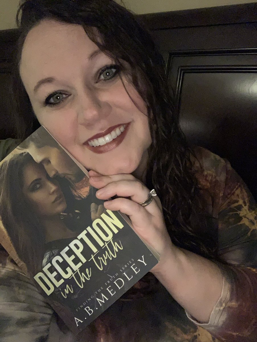 Show my debut some love today! It’s the one year anniversary of its release!❤️ #Booklovers #AuthorsOfTwitter #amwriting #BookBoost