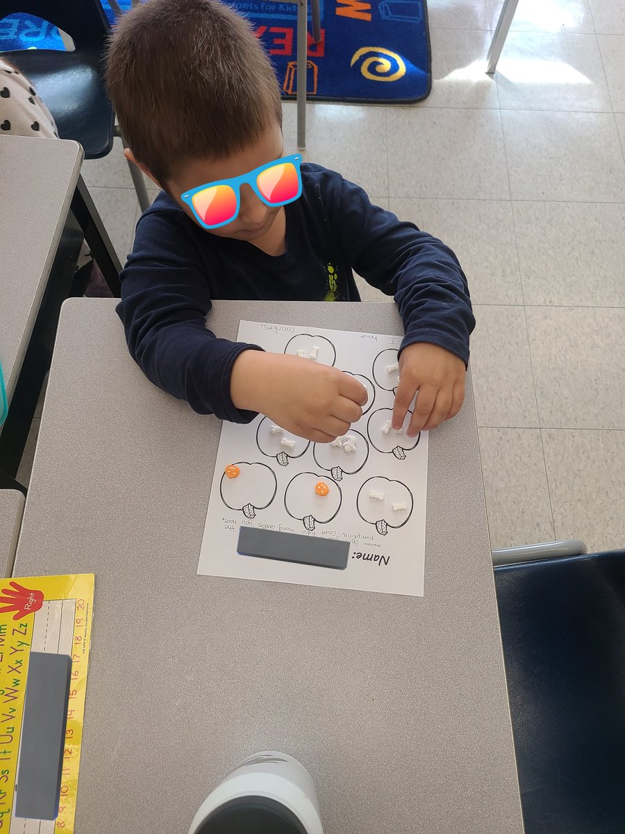 Ms_TCox's tweet photo. Fun and engaging investigation of  Numbers #counting #sorting #skipcounting #representingnumbers  to begin our 👻 halloween 🎃 week of learning. #dpmath @DP_math  @StPhilipDPCDSB  @DPCDSBSchools https://t.co/snX5ccgxXC