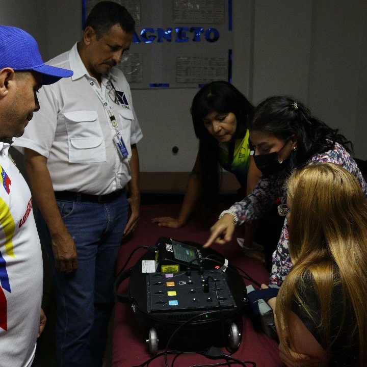 Ninoskaclocier1's tweet photo. A través de la Dirección Médica del MPPJD-IND, realizamos la adquisición de equipos con tecnología de punta, lo que ayudará a la pronta recuperación de las cargas en el organismo de nuestros deportistas.@NicolasMaduro @delcyrodriguezv @MervinMaldonad0 https://t.co/2Y4iACLZCo