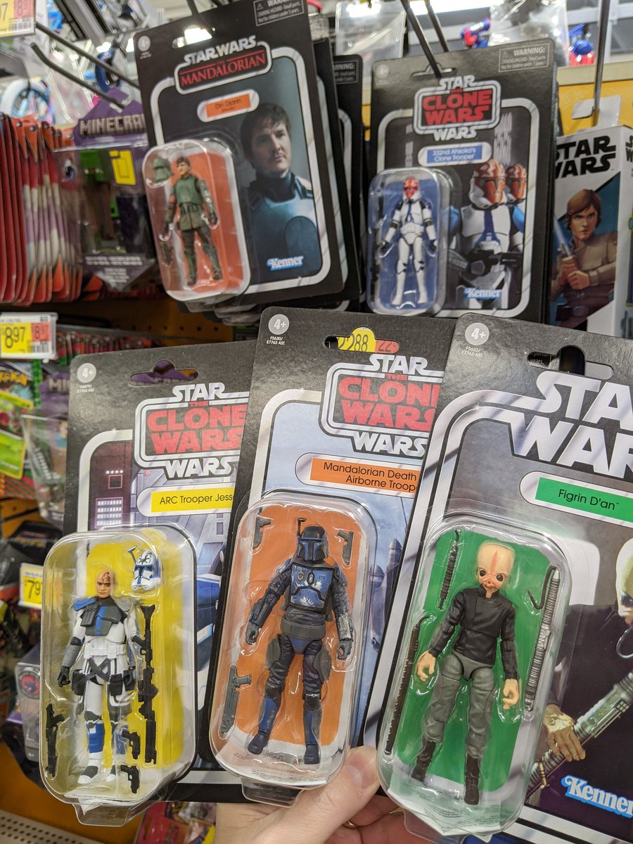 Mopar_McNeer's tweet photo. Alright SteveO, I was finally able to get to a store to look for new toys. It's been a while, so there was actually a lot of new things since I last looked. While this stuff isn't the new-new, here's the highlights from my local Walmart:
#OneStoreToyHunt https://t.co/RBlR95CW2a
