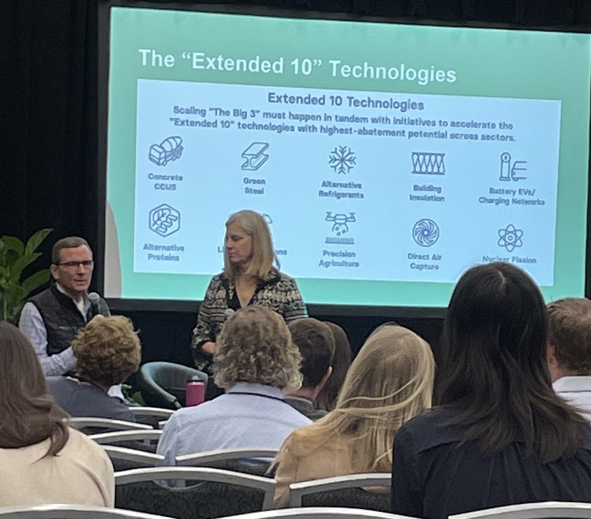 #verge22 day 2 kicked off with a much needed dialogue on the #firstmoverscoalition joined by .@SchneiderElec .@KevinSelf1984 alongside .@Google & .@Trane_Tech highlighting execution enablers and #innovation trends across hard to abate sectors. .@davilalu .@GreenBiz .@AClaytonSE