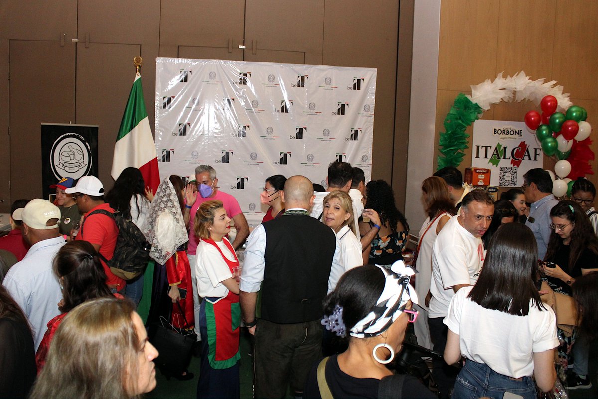 ItalyinPanama's tweet photo. Nuestra participación en la edición 55 de la “Fiesta Alrededor del Mundo” #FAM2022, organizada por la @CaravanaSocial, Damas Diplomáticas y Panameñas.
👏 ¡Gracias a todos los que nos apoyaron y acompañaron! 🇮🇹🇵🇦
#Panamá #Italia https://t.co/Fw775g6lh3