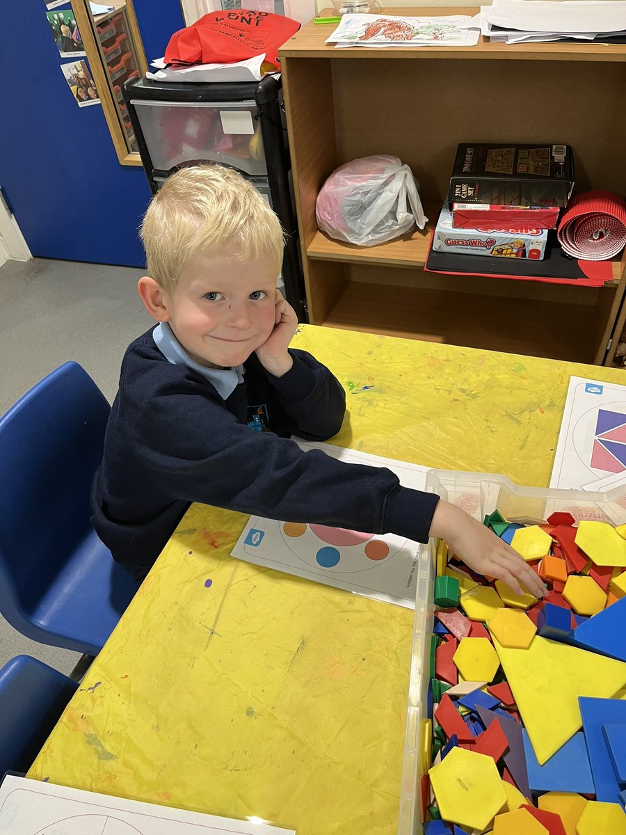 _miss_coates's tweet photo. This week we have been learning about the Hindu celebration Diwali ‘The Festival of Light’. P1C made rangoli patterns out of different materials such as numicon and 2D shapes. We also created our very own lanterns! 🏮 https://t.co/3Y68c1fuXA