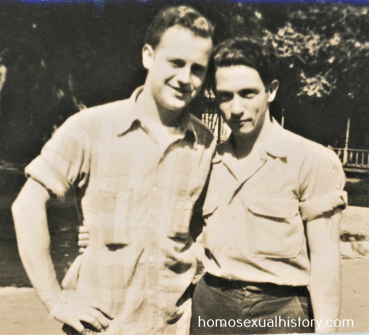 kernohanm's tweet image. USA 1920s. Two affectionate men. Cute