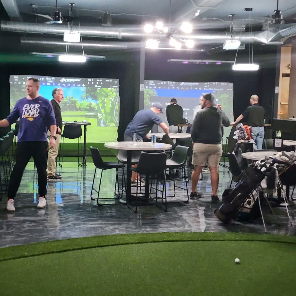 CoachDestival's tweet photo. Excited to partner with @GolfLabCF to give instruction! Awesome facility to improve! https://t.co/WpPsTsGUit