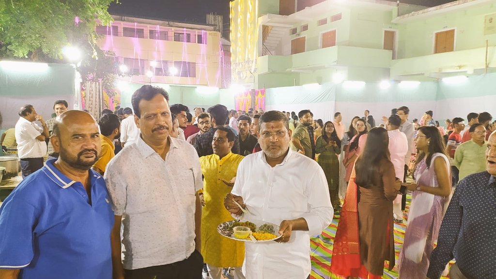 SwarupDas_Bls's tweet photo. Got an opportunity to seek blessings from my elders and well wishers. It was also a great occasion to interact with my old friends.
#BetterBalasore #SubhDeepavali https://t.co/D9aV2EJG3W