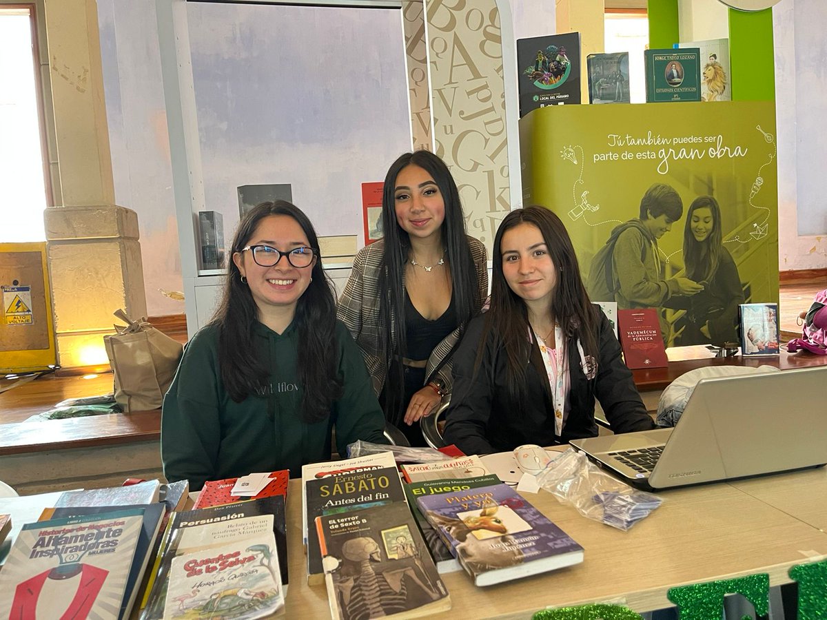 conexioncentral's tweet photo. Estamos en la primera Semana de la Facultad de #CienciasEmpresariales y #Jurídicas en el Teatro Faenza con:
Feria de emprendimiento ✅ 
Trueque de libros ✅ 
Exposición de nuestros estudiantes ✅
Asesorías a emprendedores ✅
#ccentral #UCentral #LaSemanaCEJ @ucentralbogota https://t.co/9n7Bhzie5e