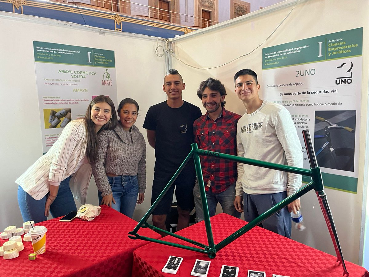 conexioncentral's tweet photo. Estamos en la primera Semana de la Facultad de #CienciasEmpresariales y #Jurídicas en el Teatro Faenza con:
Feria de emprendimiento ✅ 
Trueque de libros ✅ 
Exposición de nuestros estudiantes ✅
Asesorías a emprendedores ✅
#ccentral #UCentral #LaSemanaCEJ @ucentralbogota https://t.co/9n7Bhzie5e