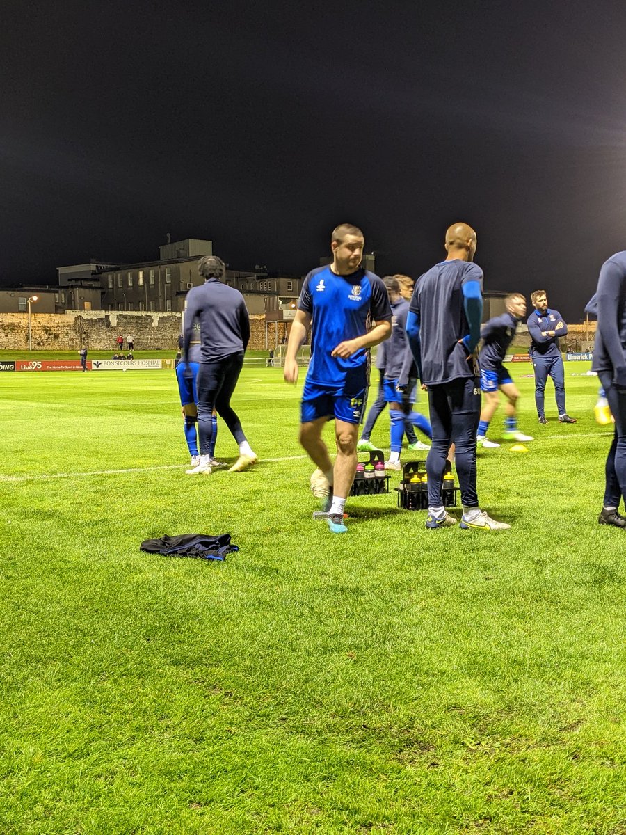 WaterfordFCie's tweet photo. Back in the squad for tonight's playoff game in Limerick - we love to see it. @EddieNolan1988 

#WaterfordFC #TUFCvWFC https://t.co/qHWqhsY8ED
