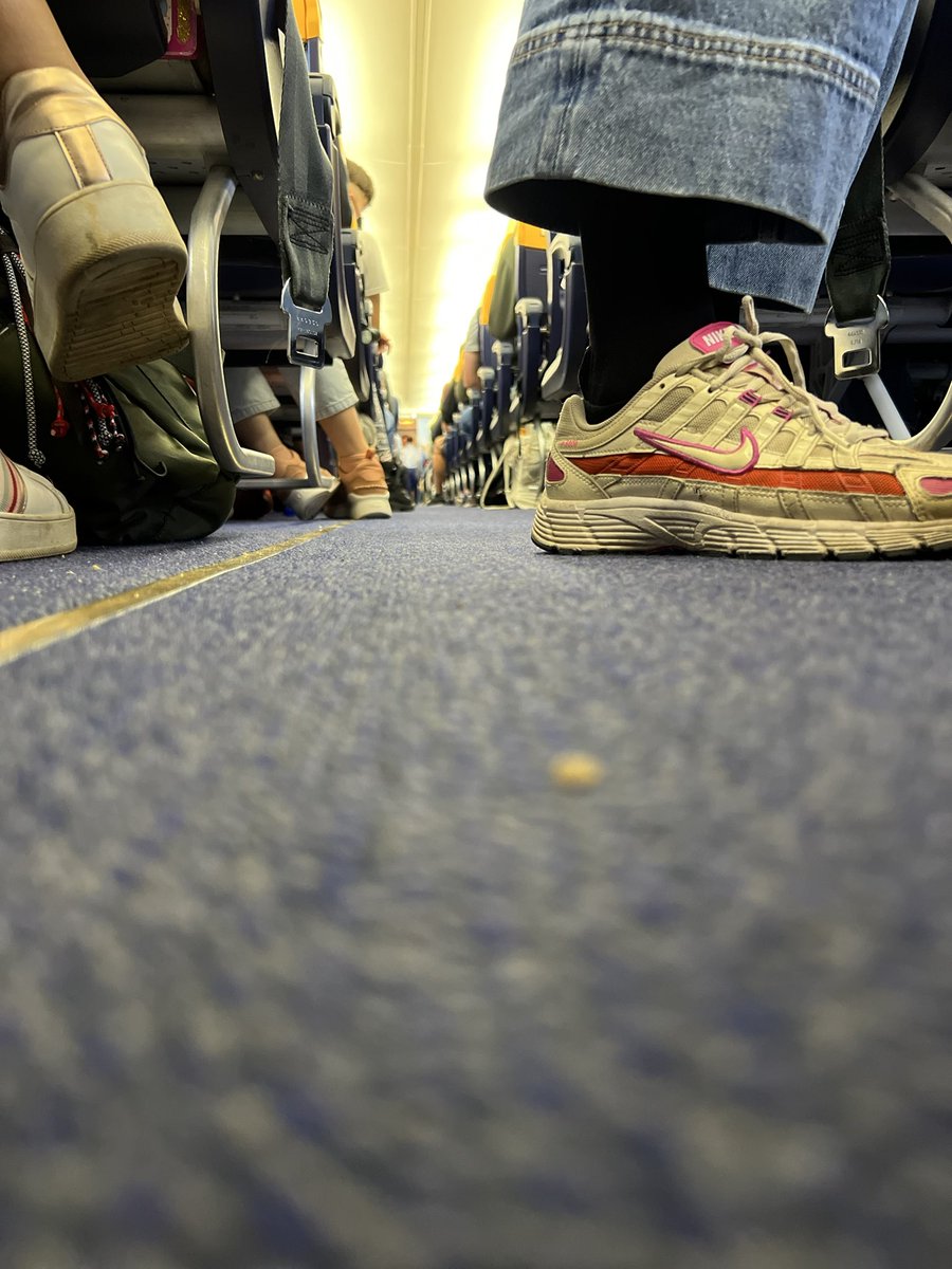 Wie angekündigt habe ich mich ins Gepäck der Familie bei der ich wohne geschmuggelt und befinde mich auf dem Weg nach „Malle“ (so nennen sie es jedenfalls).