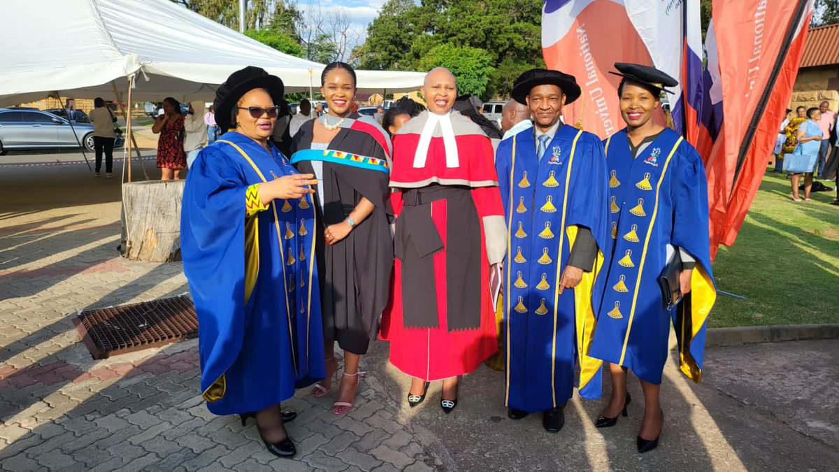 n_lylian's tweet photo. Faculty of Law Graduation #47thconvocation https://t.co/gSAnNQdxDp
