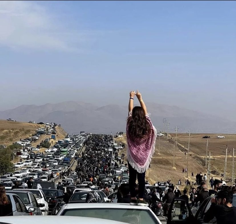 RayJayDC's tweet image. Forty days passed since a kurdish woman, Mahsa Jina Amini, was killed by IRI/IRGC. Forty days of protests and strikes, anger and agony in Iran and this photo is from today in Jina’s hometown when protesters walked/hiked over 5 miles to get to her grave. #mahsaamini