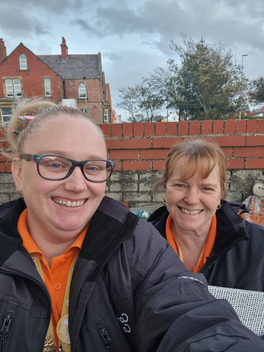 CommunitySarah's tweet photo. Myself and @sallycecd did a pop up today at Butterfly Lodge nursery. Signing families up for a goodie bag and offering support where needed. Join us tomorrow at Bluebell Lodge for more support and goodie bag sign ups 5pm-6pm @BetterStartBpl @CECDBlackpool https://t.co/CsK0vYInHj