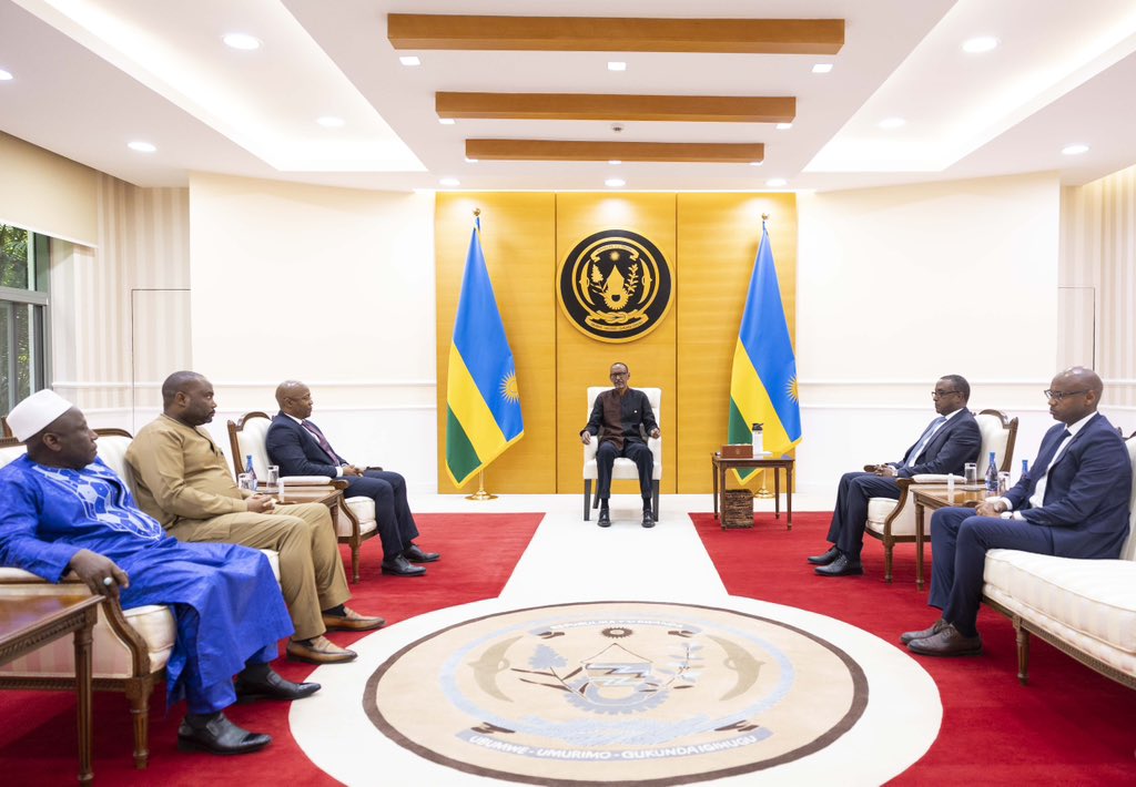 Earlier today, President Kagame received Ousmane Gaoual Diallo, Minister of ICT of the Republic of Guinea and Special Envoy who brought him a message from Guinea’s Transitional President Colonel Mamadi Doumbouya.