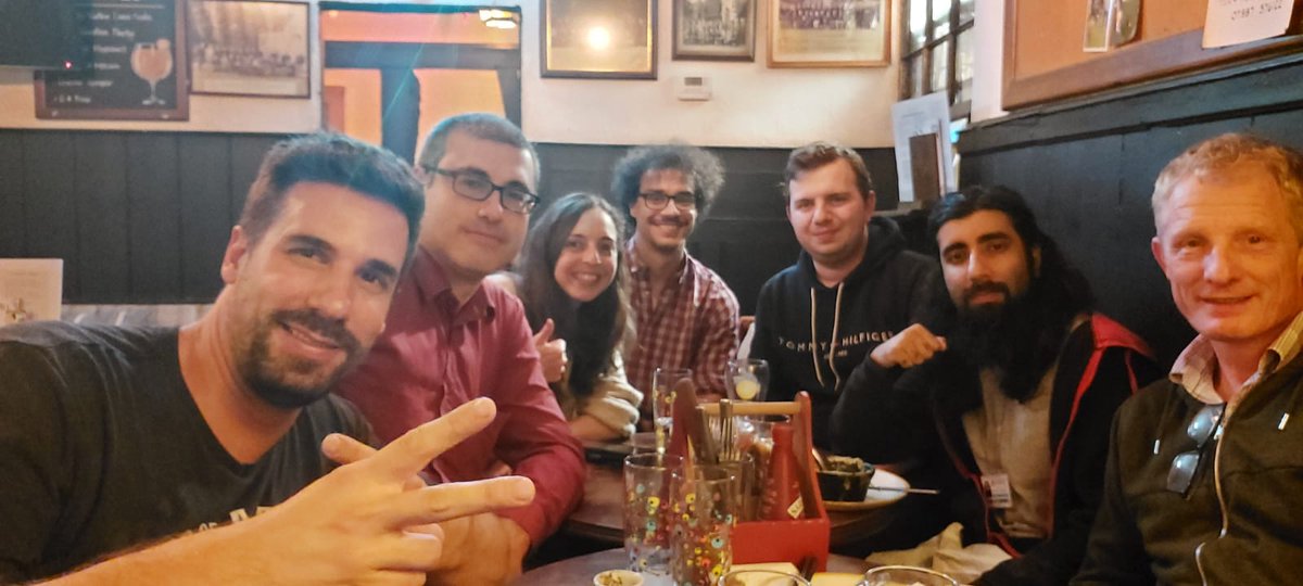 HQ_of_the_scope's tweet photo. Pub dinner with @LabMueller and @bogdanoviclab visiting birmingham to discuss his research https://t.co/kpd4oDcf8f