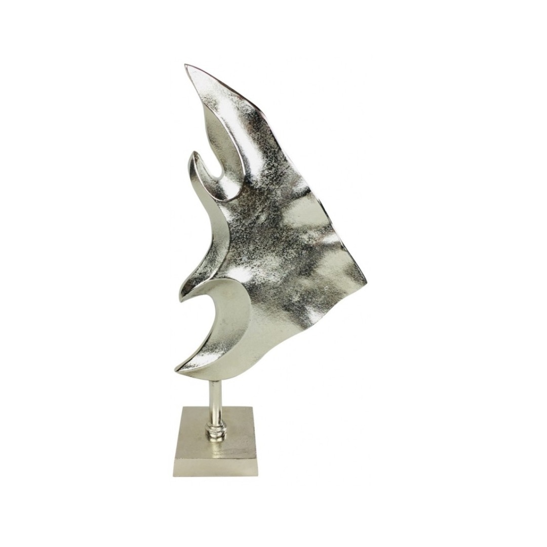 Metal fish large silver decoration 50cm   

A stunning large triangular fish ornament with a stylish silver painted finish. It is made completely out of a robust aluminium making this ornament durable. Would be a great addition to any display! 
<a href="/ExclusiveFurni2/">Exclusive Furniture</a>
