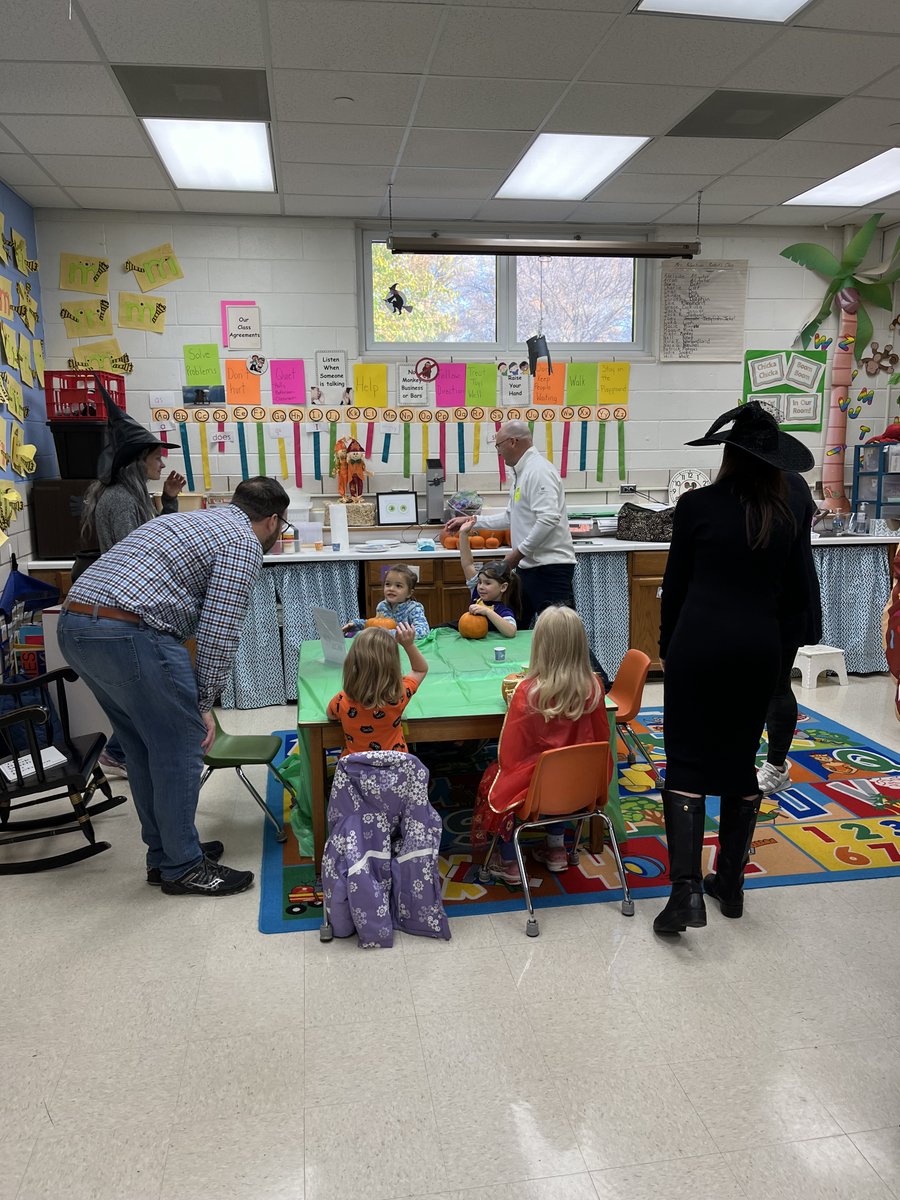 AvenueOgden's tweet photo. Kindergarten and 1st Grade celebrated Witchy Wednesday today! We are ready for Halloween. https://t.co/2UemBQysKY