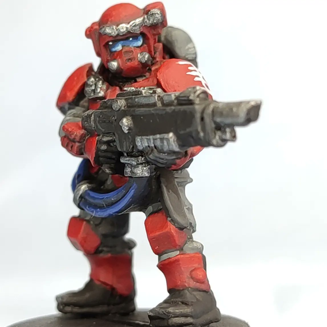 _Monkey_Hammer_'s tweet photo. Inquisitorial Stormtrooper, number 2, another of the old metal Kasrkin models. I wasn't really happy with the previous one so I inverted the colours and I think this is a lot better. 

#warhammercommunity #paintcultist  #warmongers https://t.co/uA7C8fFZTF