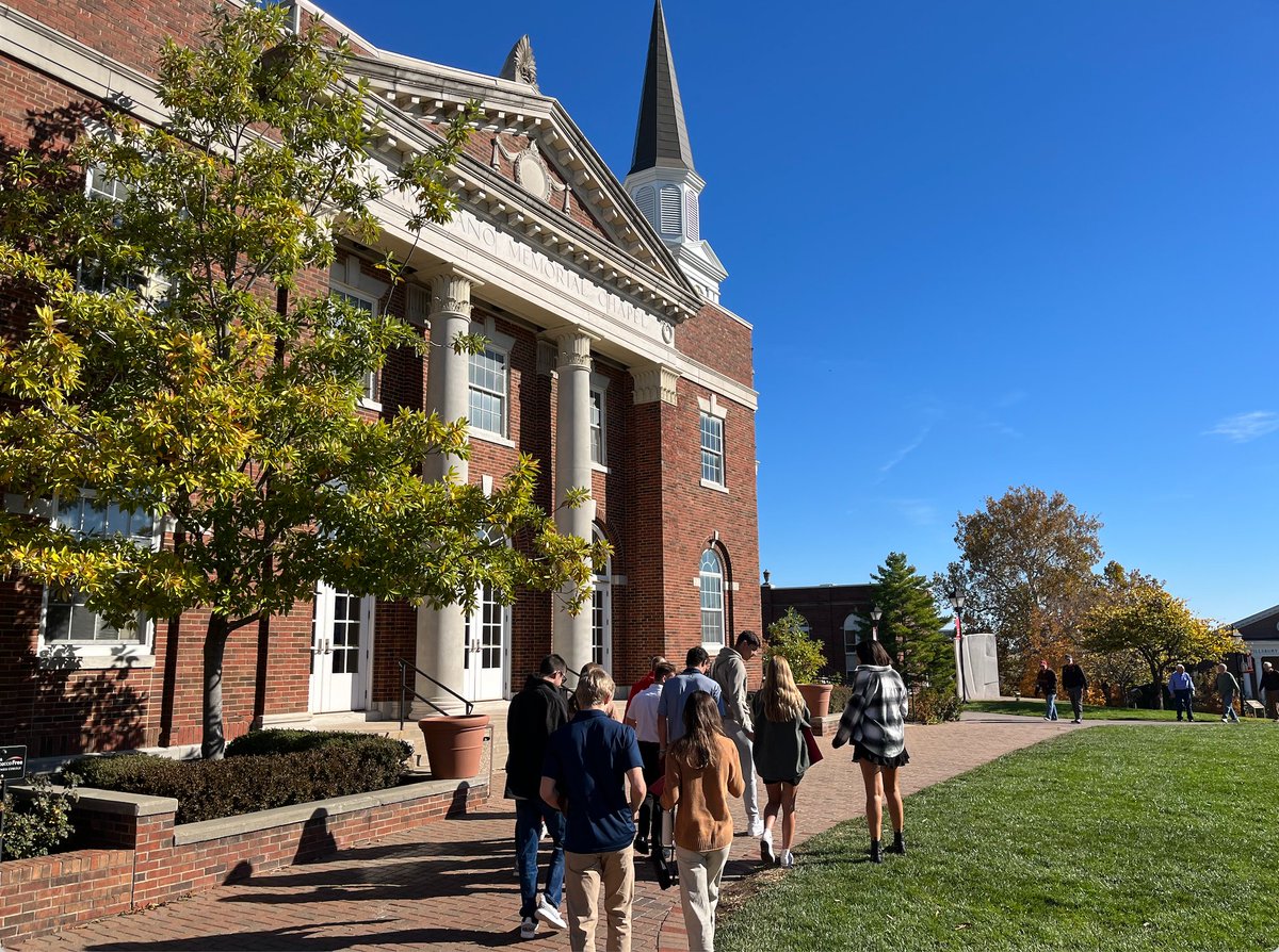 lhs_navigator's tweet photo. #Network53 interns hosted by @williamjewell today for the Student Professional Skills Conference featuring sessions on LinkedIn, college internships, professional communication, and even mock interviews! Thankful for this community partnership! #plus1 @LHSJAYS @LPStheadvance🐦 https://t.co/tLmG0OKpb2