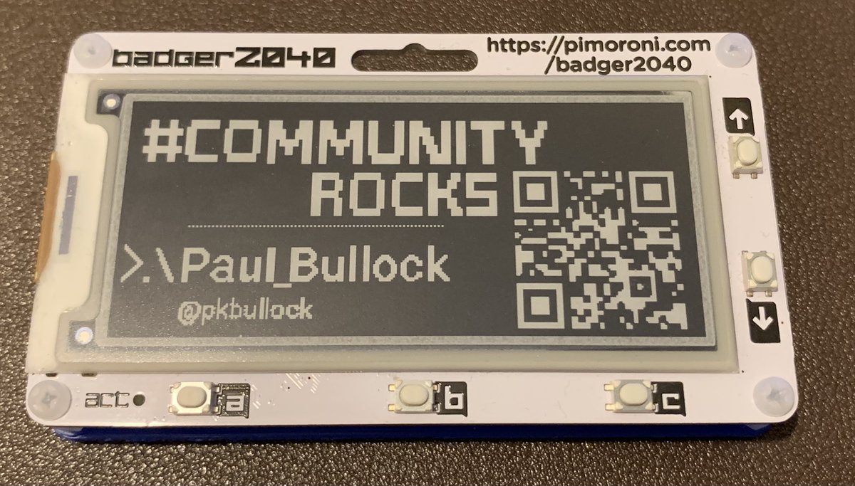 Playing with my @pimoroni badger for my next conference attendance #CommunityRocks