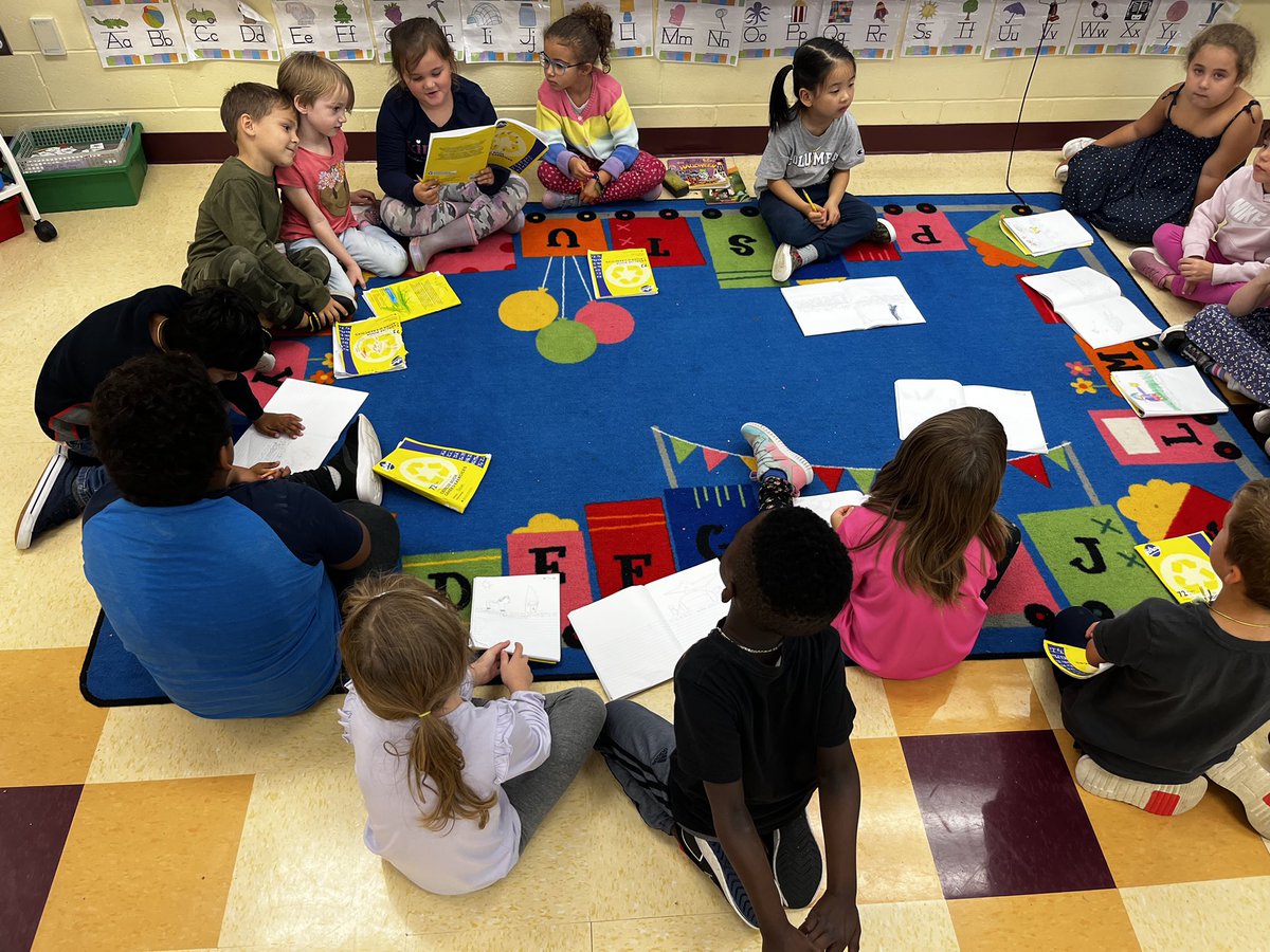 Our routines are now established for writers workshop. Sharing our writing is a class favourite. Open books mean they are choosing to share, and closed mean they are choosing to pass today. #Mcsgophers #grade1isfun