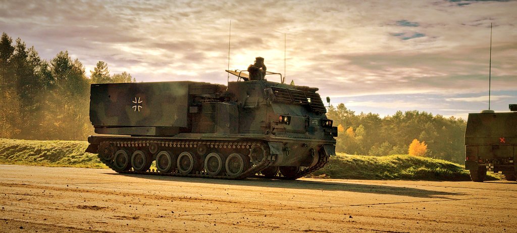 Das mars für heute! Das Artilleriebataillon 295 der 🇩🇪🇲🇫 Brigade, hat heute ein Scharfschießen bei bestem Wetter durchgeführt. Beeindruckend! Auch wir machen Feierabend und verlegen morgen wieder in den Süden. Schön wars bei Euch im Norden. Dankeschön und bis bald sagt die Zehnte