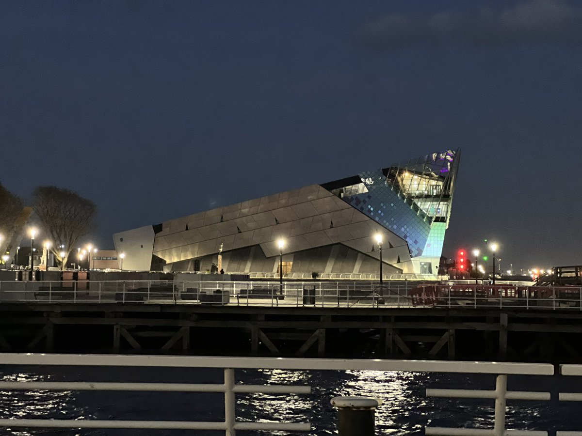 The Deep at night. How lucky are we to have such an iconic building at our doorstep. @TheDeepHull #thedeep #Hull #LoveHull