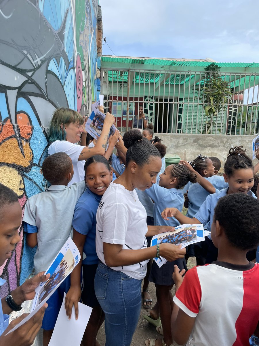 EdOceanLeaders's tweet photo. This morning we joined #OceanLeader fellow, @YoliFish to take part in the last of a 3-day educational workshop that she co-designed with @BiosferaCV.

The children of Salamansa school were incredible teachers. It was 
so inspiring to see the empowering lessons Yoli facilitates. https://t.co/u0hagFdmHX
