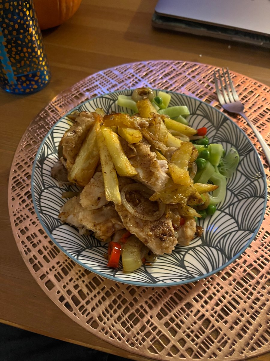 edpayneauth's tweet photo. After listening to #popsessed relentlessly, and listening to @hollyshortall and @ItsConorBehan talking with fondness about sharing a Spicebag, tonight I made one! Delish! https://t.co/ljokWa0Lkz