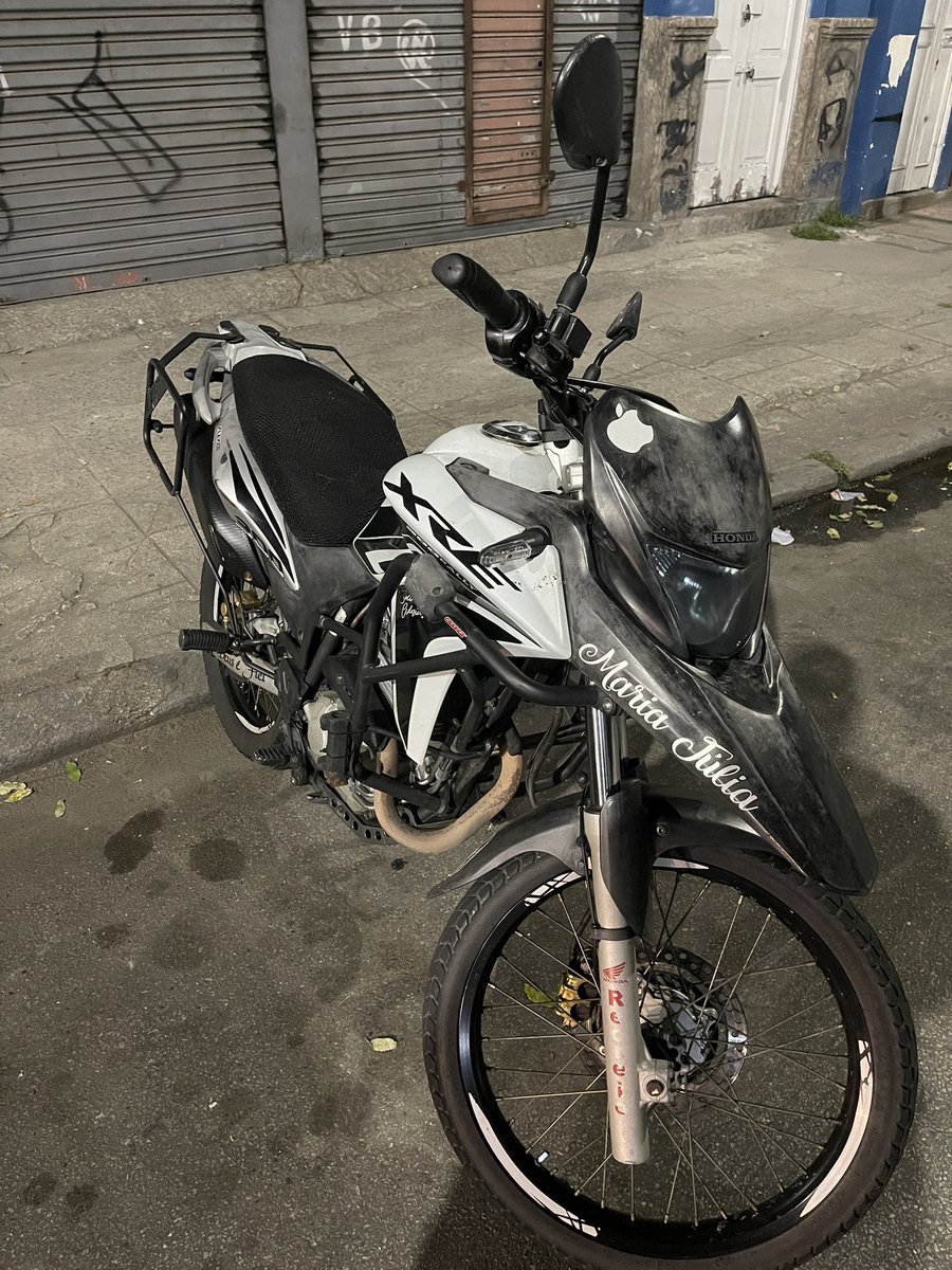 Bateboleiro445's tweet photo. Uma pena ter que te vender, mas os planos agora são outros! 

Interessados é só chamar no pvd! 

Xre 300 / 2014 / 31.000km / https://t.co/Dx08BsVW7f
