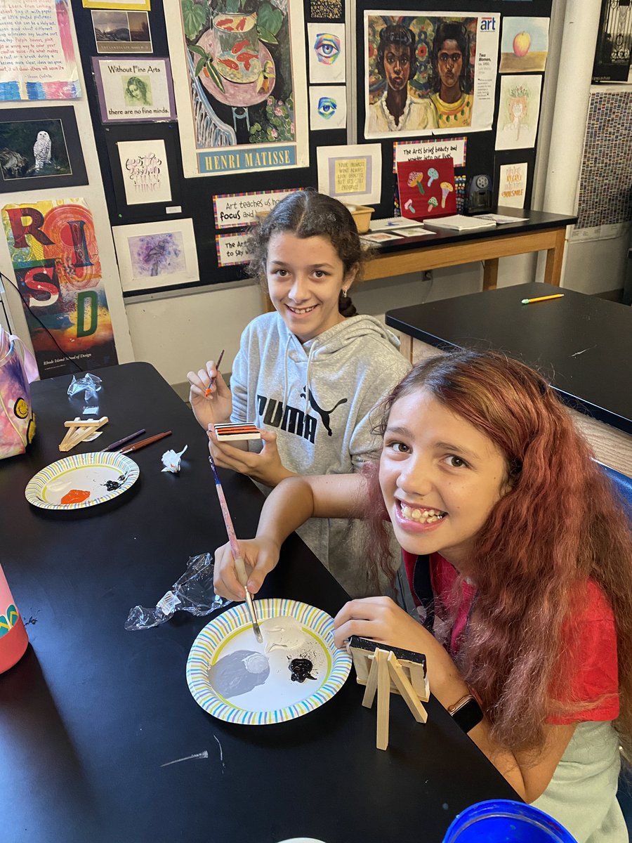 MMHS Art & NAHS with Mrs. Des. tweet media