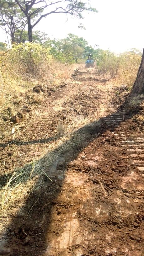 MinistryofTID's tweet image. #Harare-Bindura

Works in progress for the detour bush clearing on Harare-Bindura Road Rehabilitation Project
#InfrastructuralDevelopment 
#Increasing kilometres of good road network
#NDS1 #Vision2030 

@nickmangwana @MhonaFelix @HeraldZimbabwe @zinaraZW @DeptCommsZW @ZimTreasury