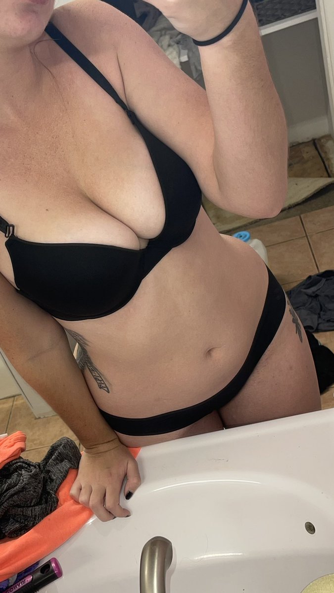 Tiff11johnson's tweet photo. Go sub to my free OF https://t.co/xA6avm7Ar0 #freeonlyfans #onlyfansfree #onlyfansfreesub #freesub #freesubscription #milf #onlyfansgirl #onlyfans #OnlyFansLeakedContents #onlyfansleaked #onlyfansmilf #hotmom #mommykink #milfalert #oops #oopsie #mom #Moms #mombod #tits #FreeSubOF https://t.co/CUP25xoG6V