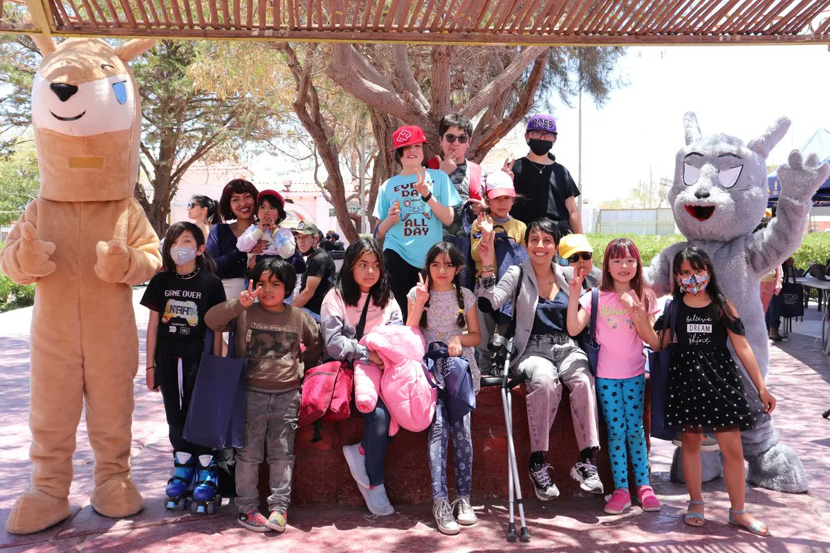 ckelarvolcanes's tweet photo. #VolcanoFest Calama🌋
Gracias a los establecimientos educacionales que nos visitaron hoy en el Parque El Loa🙌
📍Mañana estaremos desde las 10:00 hasta las 18:00 🌋
#Centrosanid #divulgacioncientifica #Calama #parqueelloa #volcanes https://t.co/xrCZFcpL1p