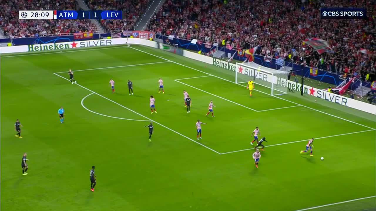 Hudson-Odoi has his first goal for Leverkusen! 💪”