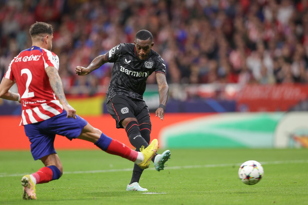 Callum Hudson-Odoi scores his first Leverkusen goal.🎯