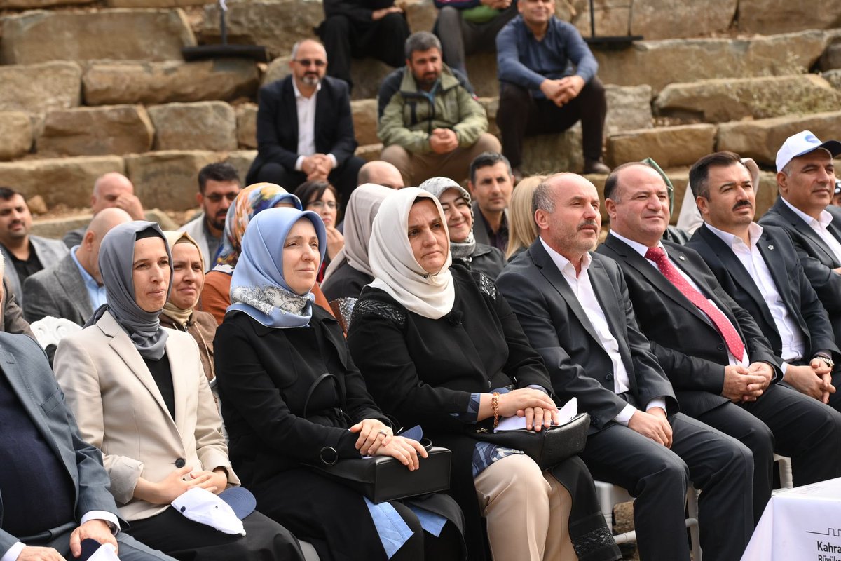 akkadin12subat's tweet photo. Büyükşehir Belediye Başkanımız Hayrettin Güngör,İlçe Başkanımız Mücahit Kara,İl ve İlçe Teşkilatlarımız;Büyükşehir Belediyemizin #Yeşilgöz Restoran ve Kafeterya projesinin temelini attılar.Şehrimize ve hemşehrilerimize hayırlı olsun. https://t.co/UhgcNPvEuR