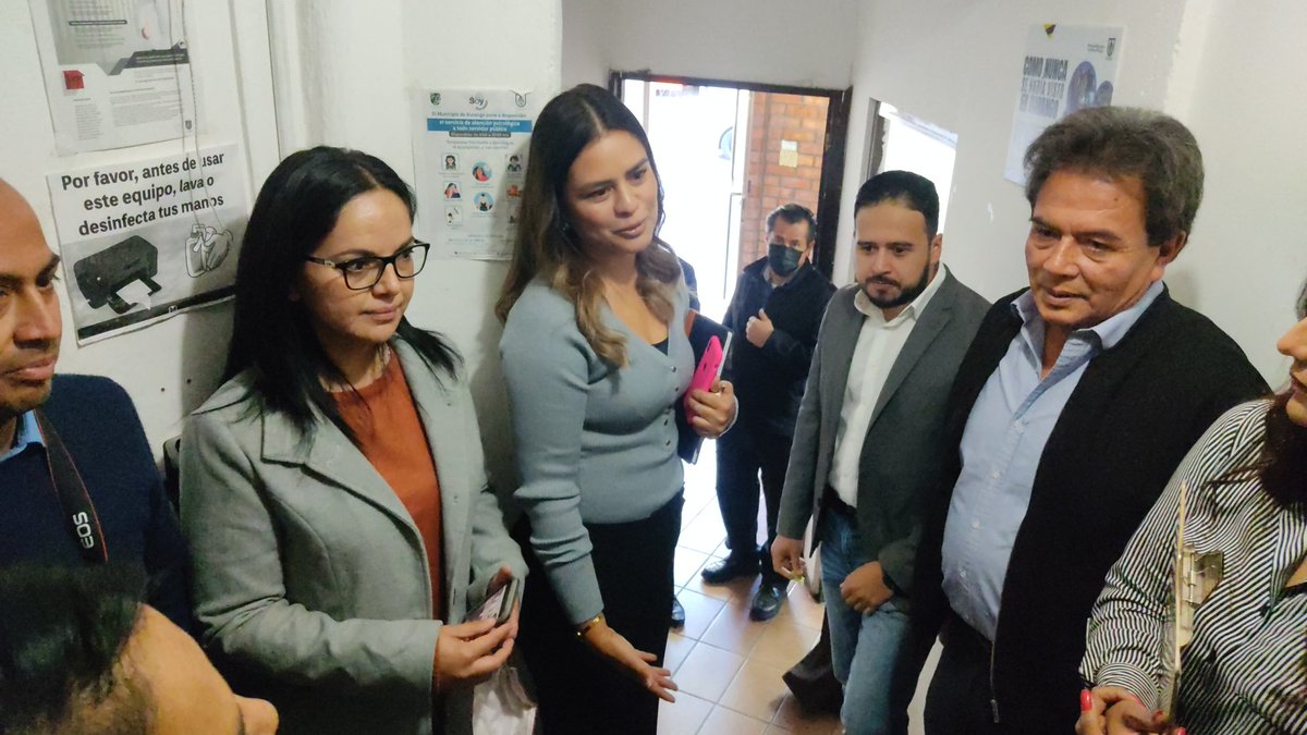 ObrasPublicasDG's tweet image. 💀 Dentro de las actividades del Festival de Día de Muertos "Muuki" que impulsa nuestro presidente @josejoseantonio participamos en el concurso de altares y ofrendas entre dependencias del @DurangoCap
🏵️ El nuestro fue inspirado en la Dama del Poncho Rojo, Chavela Vargas.