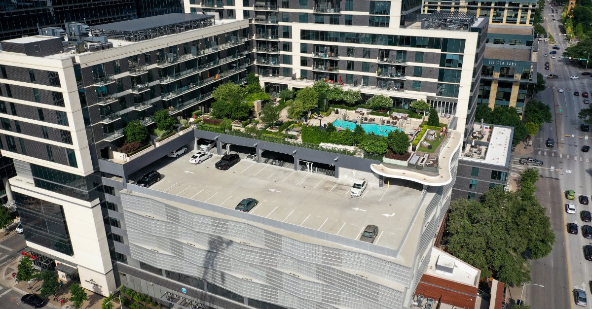 QuiddityEng's tweet image. Northshore is a 38-story, mixed-use tower that includes 24,000+ square feet of office space and 28,000+ square feet of restaurant and retail space. Visit our site to learn more! #austindevelopment #austintexas 
okt.to/a8gjrK